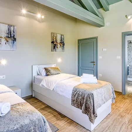 Stara Hiza Novaki Pazinski