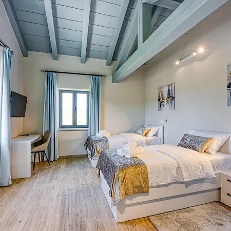 Stara Hiza Novaki Pazinski